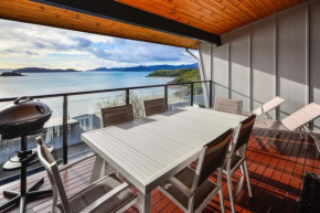 Shorelines 31 Renovated Upmarket Two Bedroom Apartment With Ocean Views And Buggy, Hamilton Island